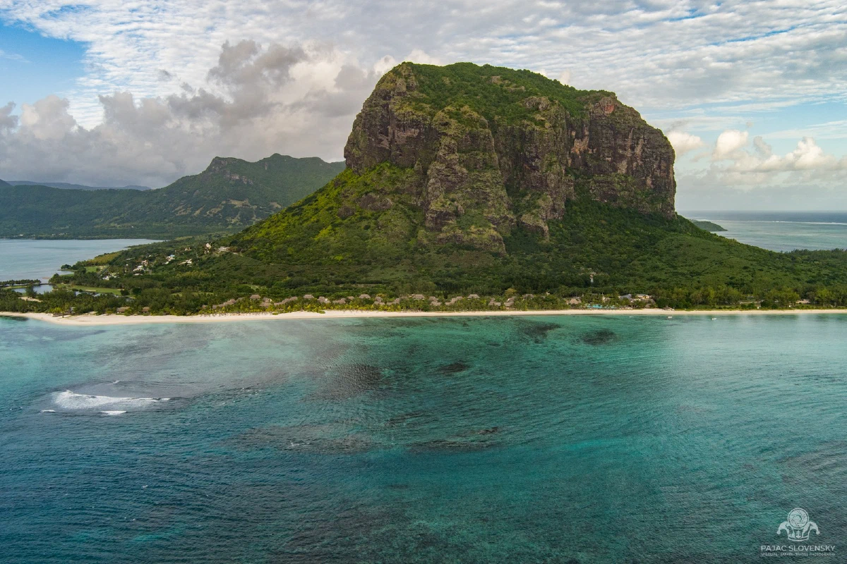Sugar, Salt and Seven Colours: Ten Days on Mauritius