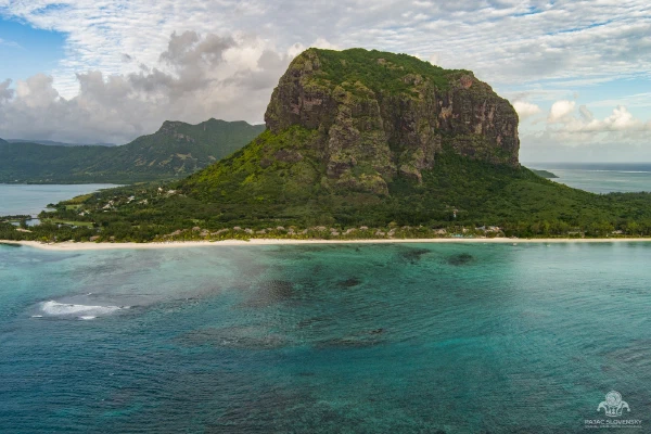 Sugar, Salt and Seven Colours: Ten Days on Mauritius